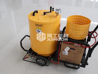 瀝青灌縫機(jī)廠家迎合路面養(yǎng)護(hù)需求，適應(yīng)市場(chǎng)變化