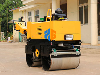  關(guān)于小型壓路機(jī)的保養(yǎng)技巧你了解多少呢？