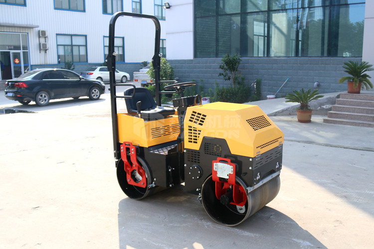 不容錯過的技術(shù)干貨——小型壓路機(jī)平安?？考记? title=